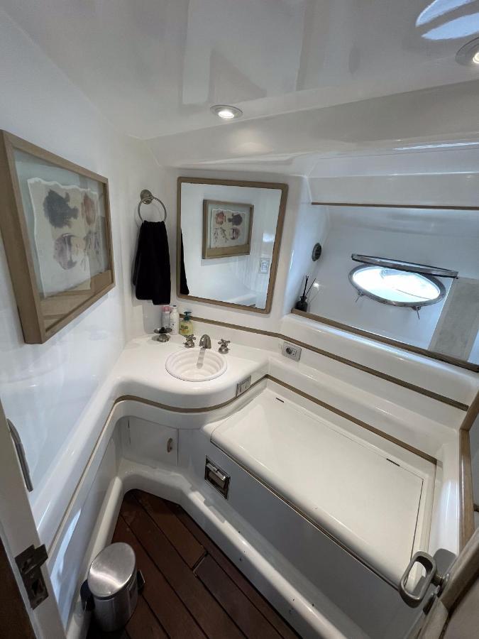 Hotel Yacht Sotavento Сант Адриа де Бесос Екстериор снимка