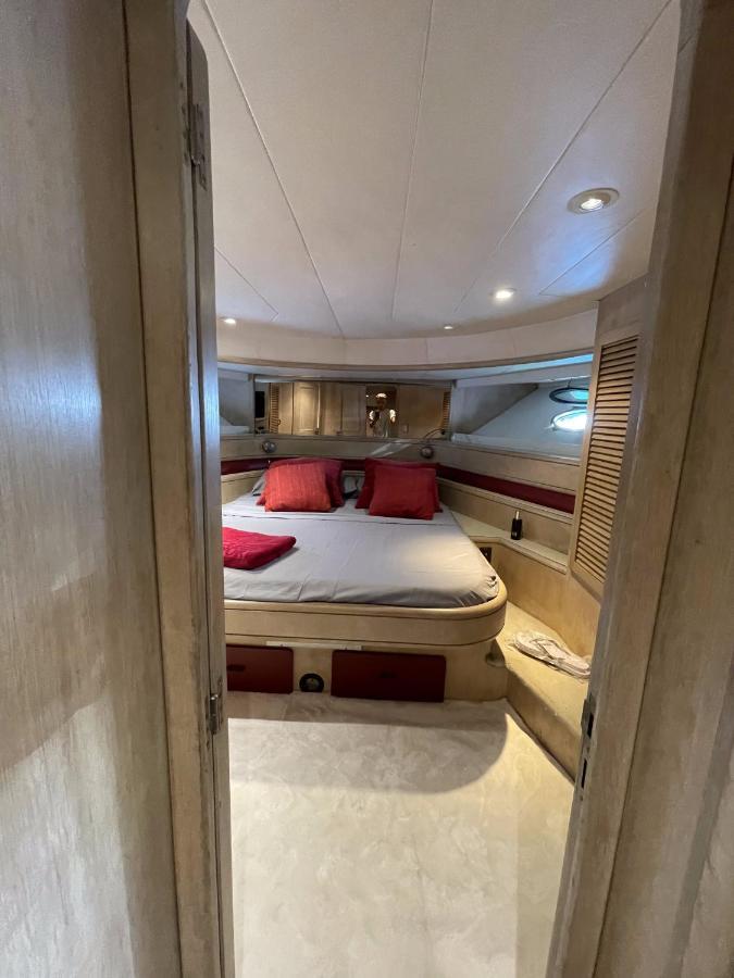 Hotel Yacht Sotavento Сант Адриа де Бесос Екстериор снимка