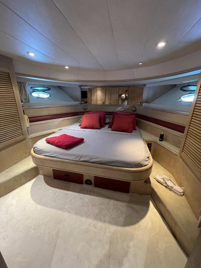 Hotel Yacht Sotavento Сант Адриа де Бесос Екстериор снимка